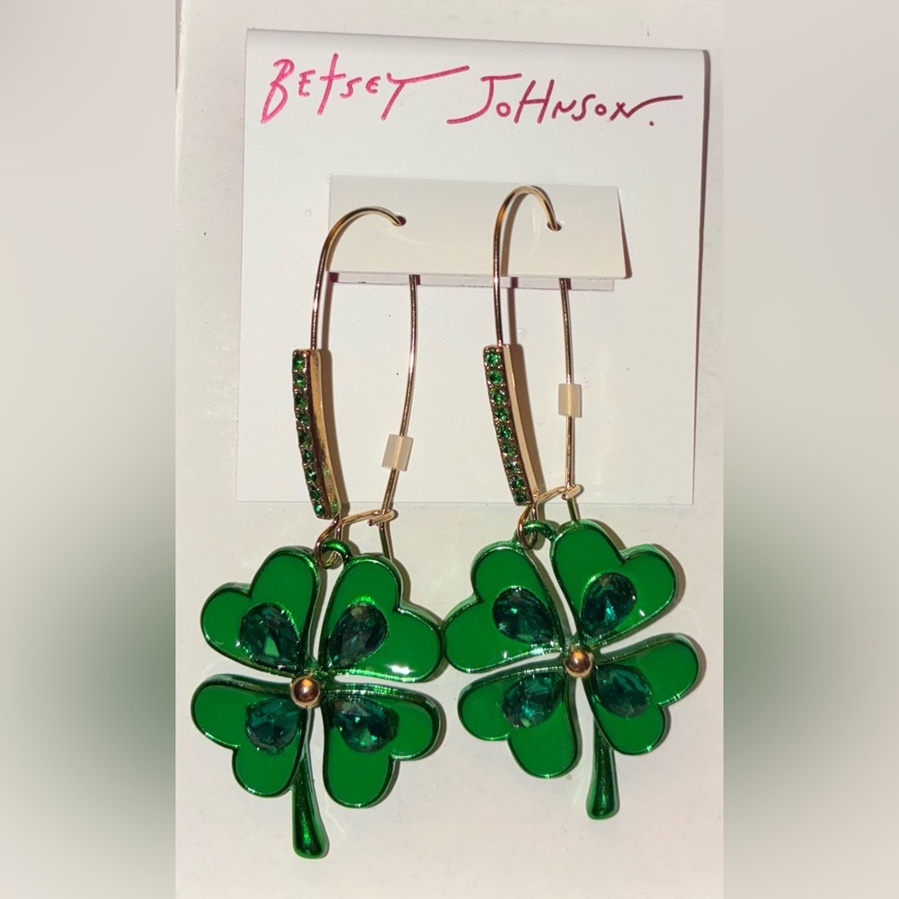 BETSEY JOHNSON St. Patrick’s Clover Shamrock Enamel & Crystals Earrings NEW NWT